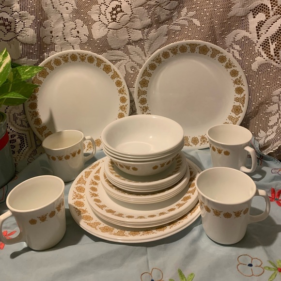 Corelle Butterfly Gold Dinnerware Vintage 24Piece Set